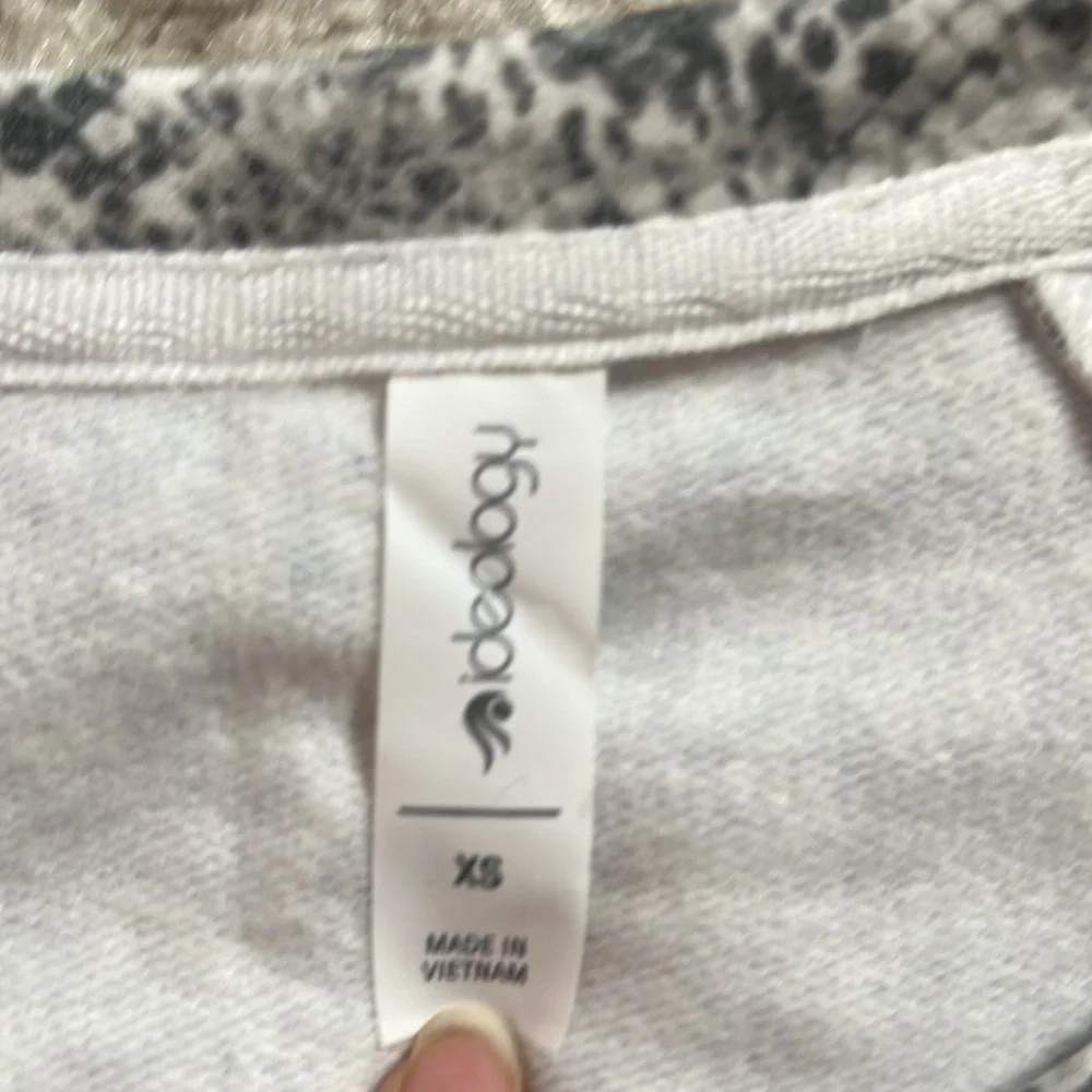 Ideology size XS grey and white long snake Patterned long sleeve sweater